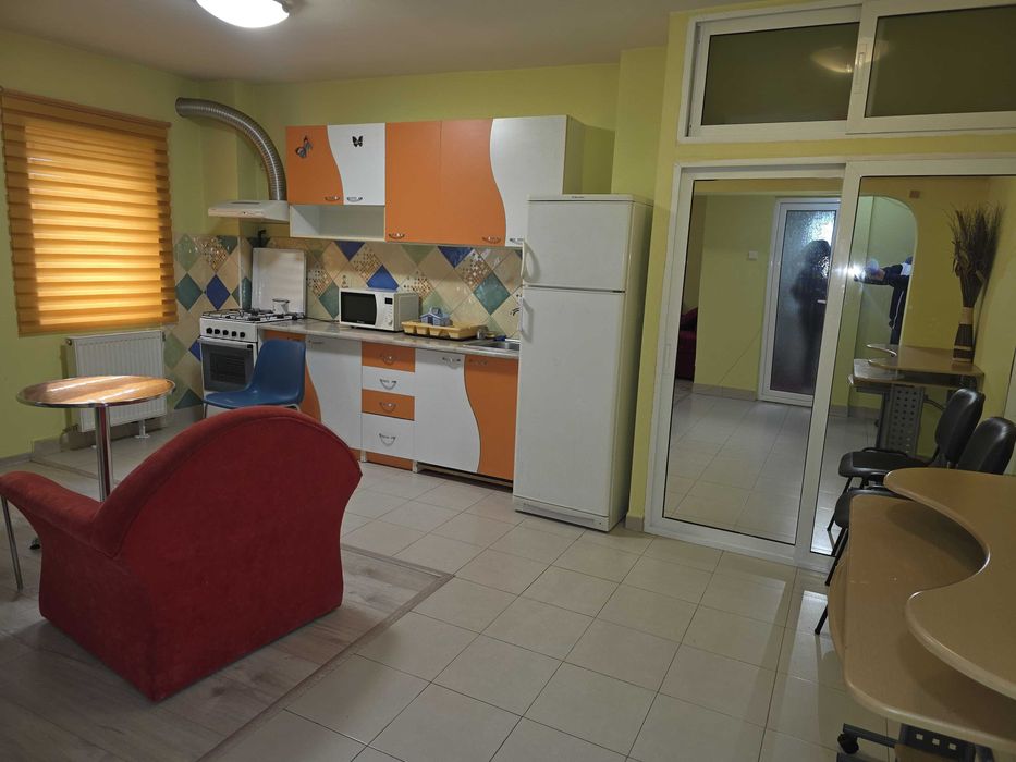 Garsoniera moderna in Trivale, stradal, complexul II