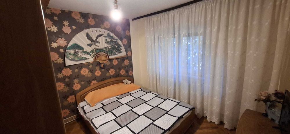 Vând apartament cu 3 camere