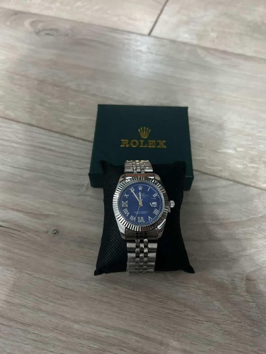 Vand Rolex și ceas Armani pt femei