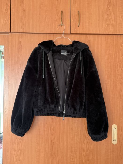 Дамско пухено яке Bershka