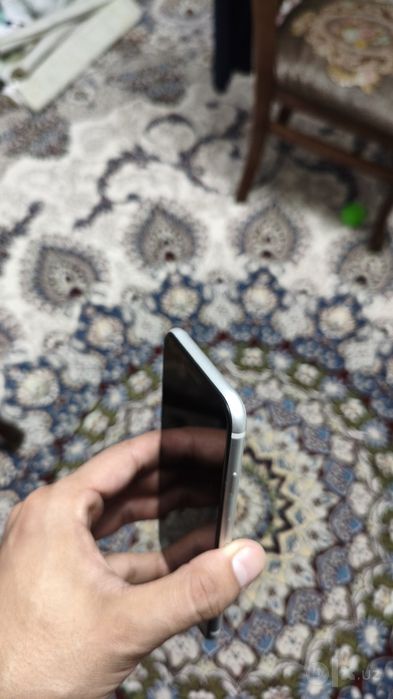 iphone SE 2020 sotiladi