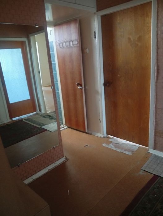 ZARAFSHON shahar 12 -mikrarayonda 3 xonali kvartira ijaraga beriladi