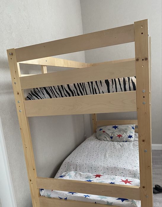 Кровать двухъярусная