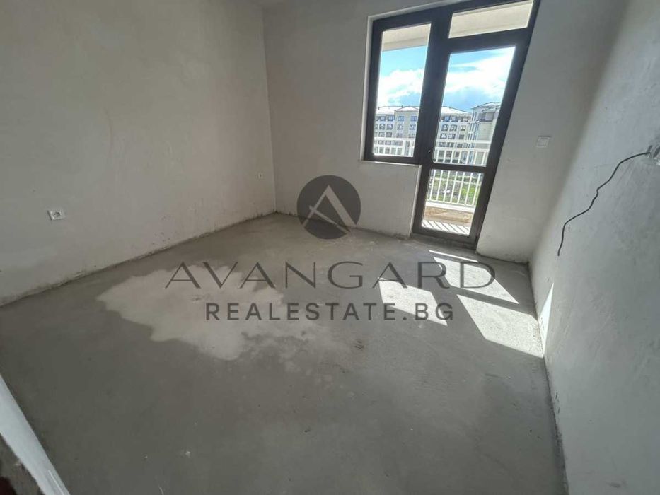 Продава се Тристаен апартамент в Пловдив, Остромила - 135 кв.м за 1067 €/кв.м - Снимка #2