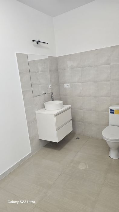 Spațiu comercial