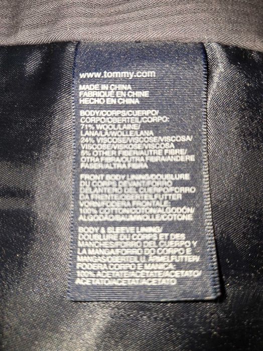 Продавам оригинално мъжко палто Tommy Hilfiger