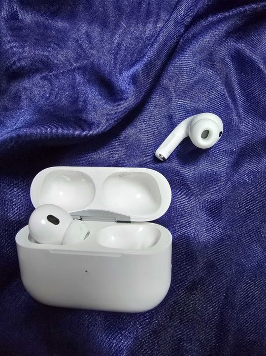 Căști Airpods Pro 2nd, putin folosite, ca noi