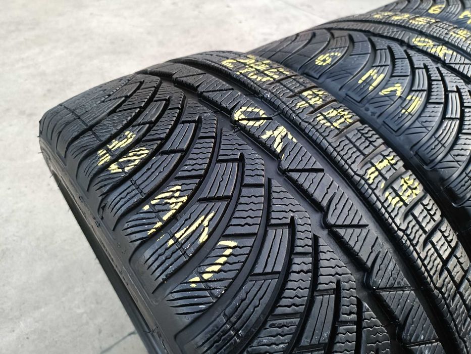 O anvelopa de iarna 245 40 19 michelin pilot alpin PA4 profil 7,8 mm