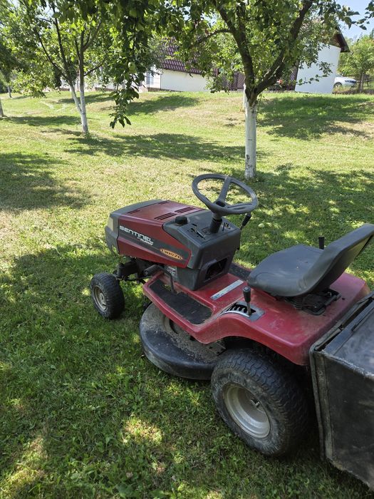 Tractoras gazon 13 cp