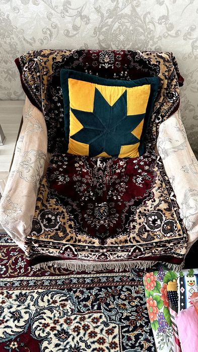 Продам 2 кресла на колесиках