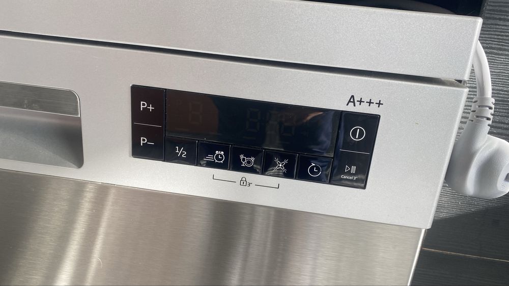 Съдомиална BEKO свободностояща 60см