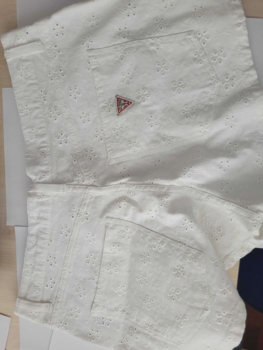 Pantaloni scurți blugi GUESS - femei