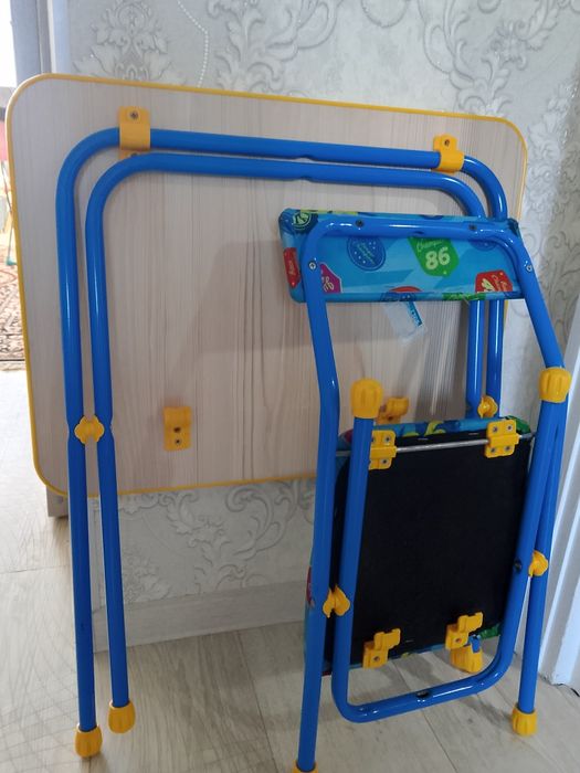 Продам детский столик