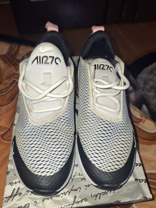 Nike AIR MAX 270