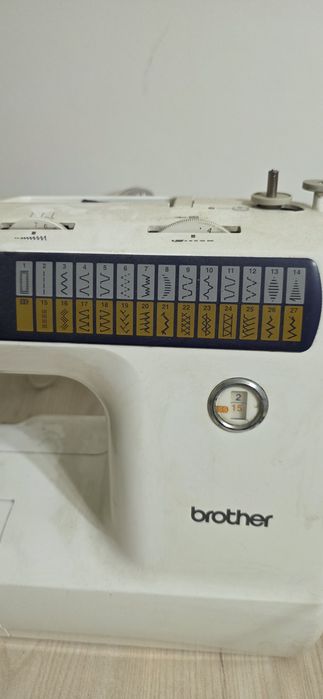 Продам швейную машинку