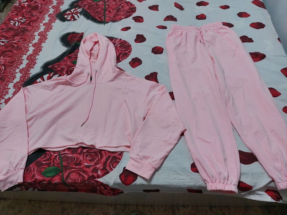 Продам Спортивный костюм