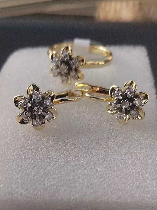 Ajoyib zamonaviy va ixcham zargarlik buyumlari toplami!