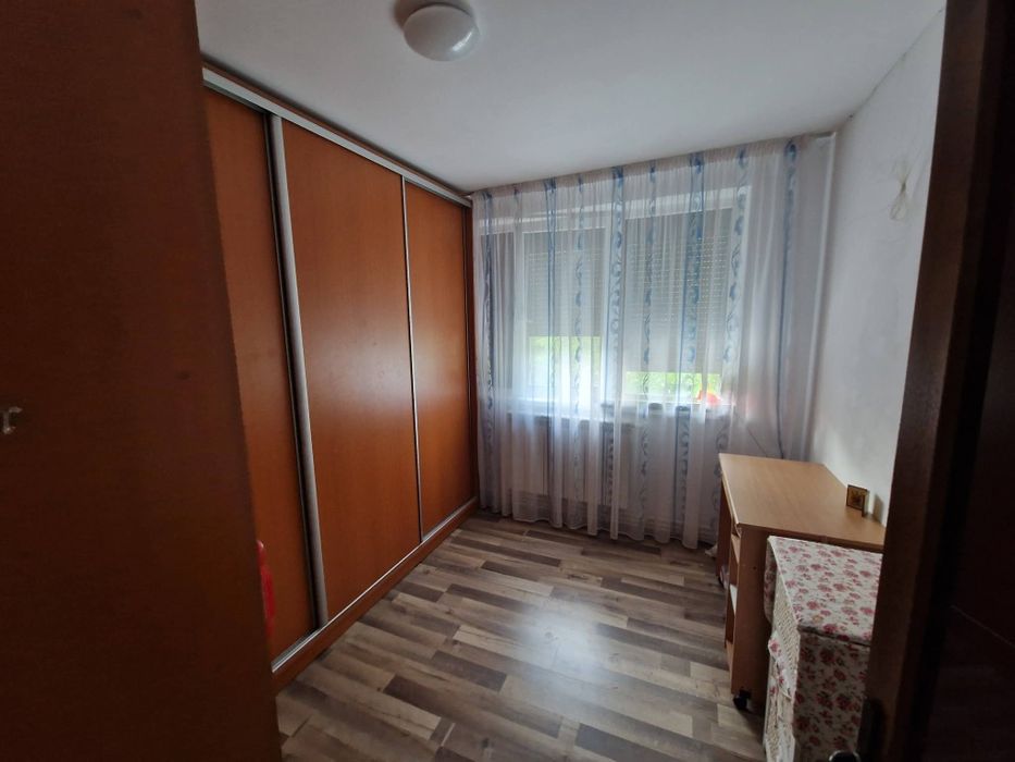Vând apartament 4 camere