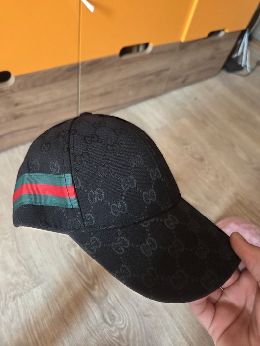 Продавам шапки GUCCI
