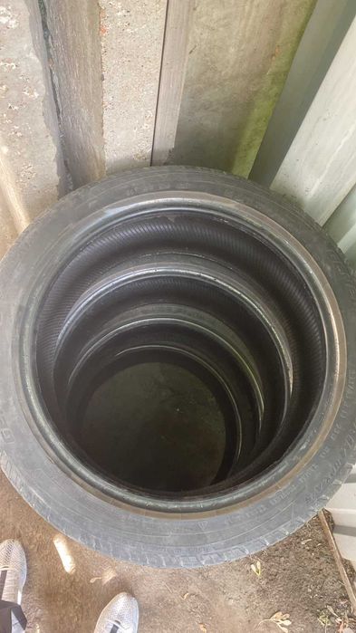 Продам Шины 225/45R18
