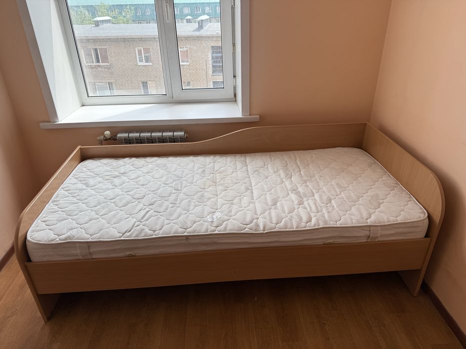 Продам кровать б/у