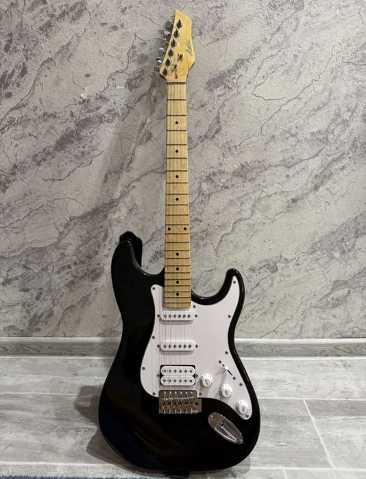 Электрогитара фирмы Ashton