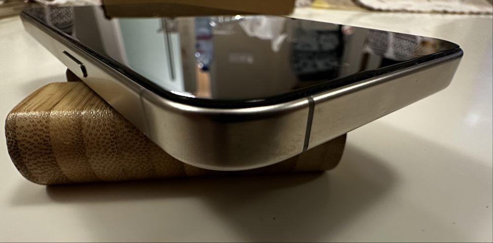 Продавам iPhone 15 Pro Max