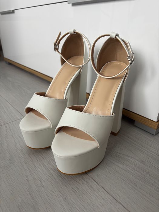 Официални обувки