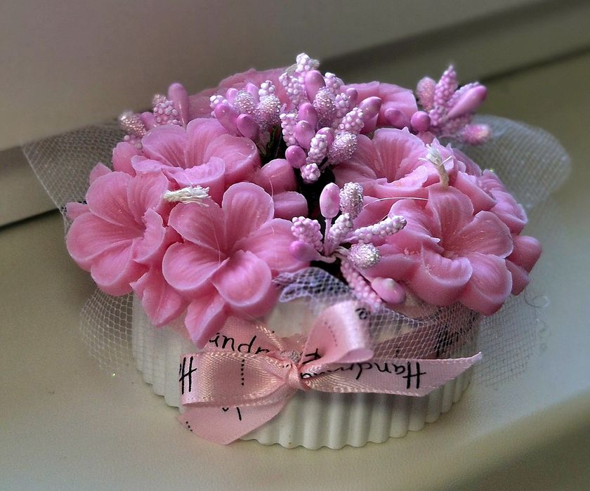 Букети от рози фоам и свещи от соев восък!