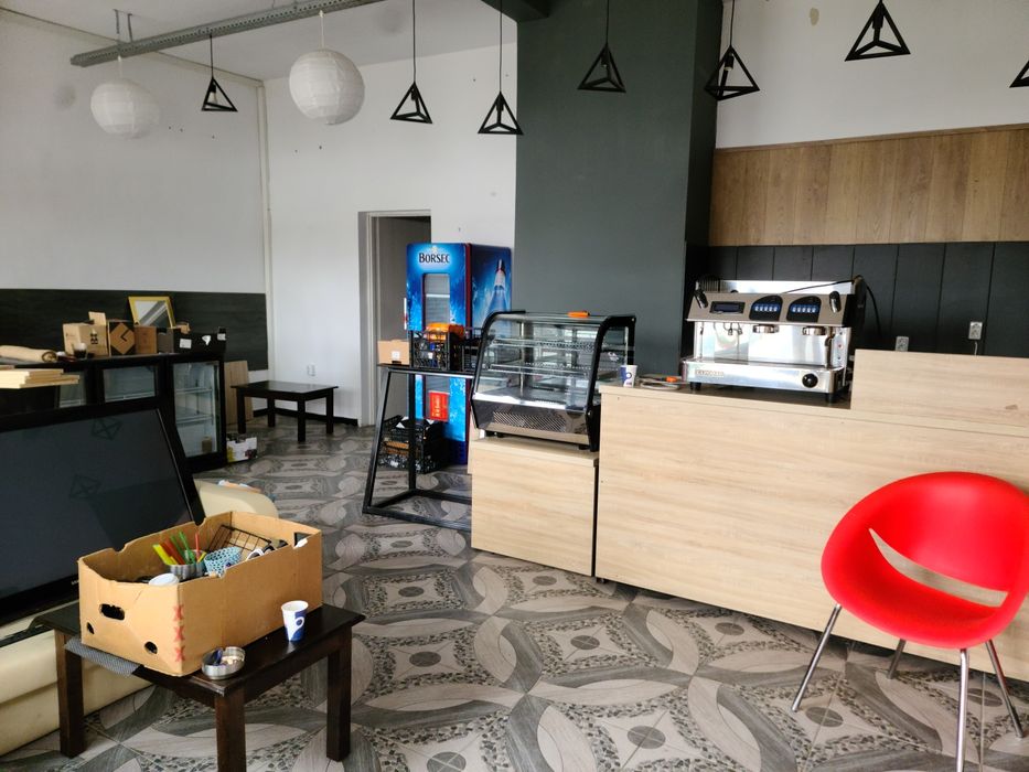 Închiriez spațiu comercial Eroii Revolutiei.