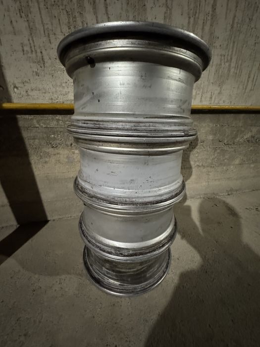 Продам диски оригинал r17
