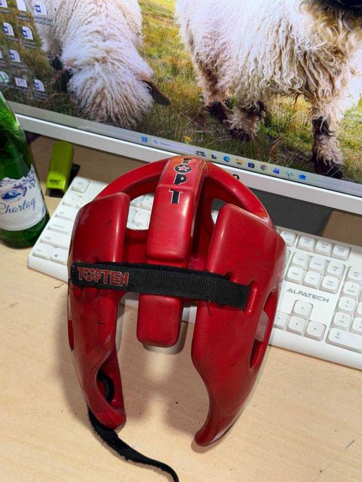 Срочно продам инвентарь для  теквандо и  Кикбоксинга