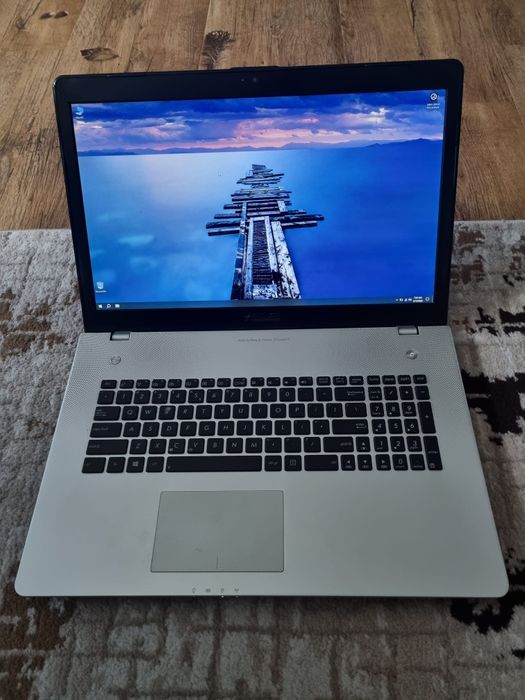Laptop uri Asus de buget display mare