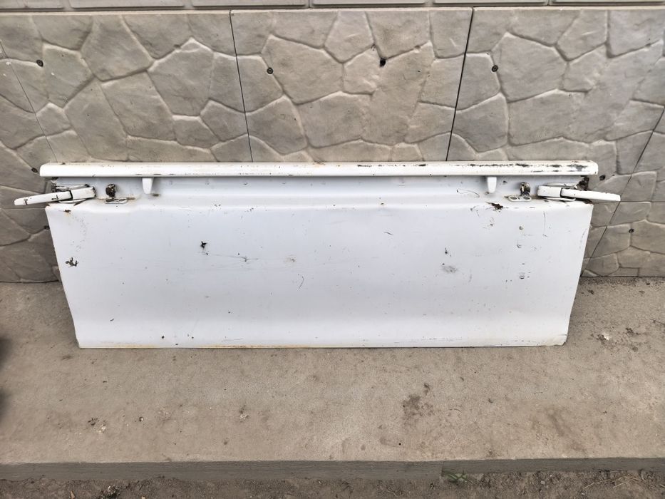 Крышка багажника Hilux