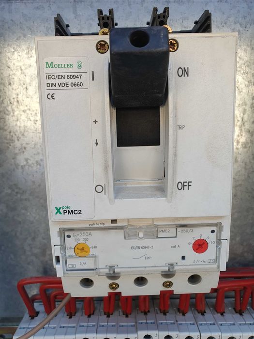 Tablou electric de comanda întreruptor Moeller PMC2 250A