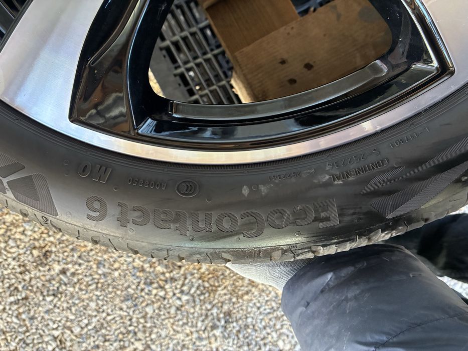 245/40/19 Континентал Летни