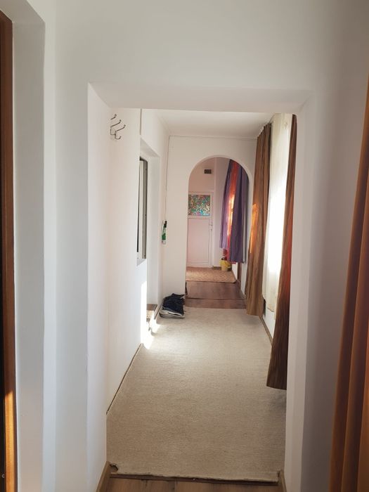 Vând casa curte Săbăreni