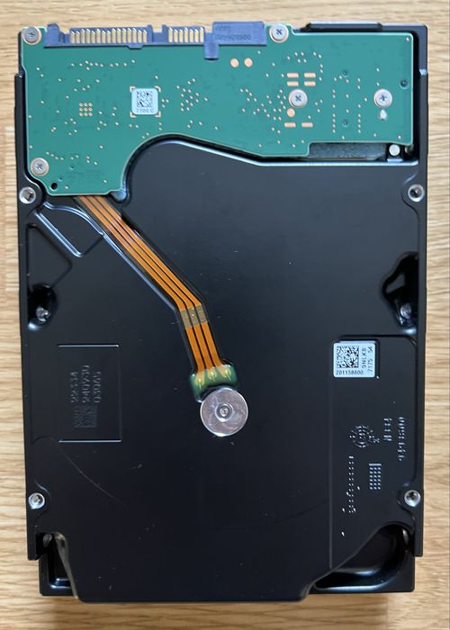 WD NASware, 4 Tb, 256mb cache si Seagate Ironwolf 12 tb, ca noi