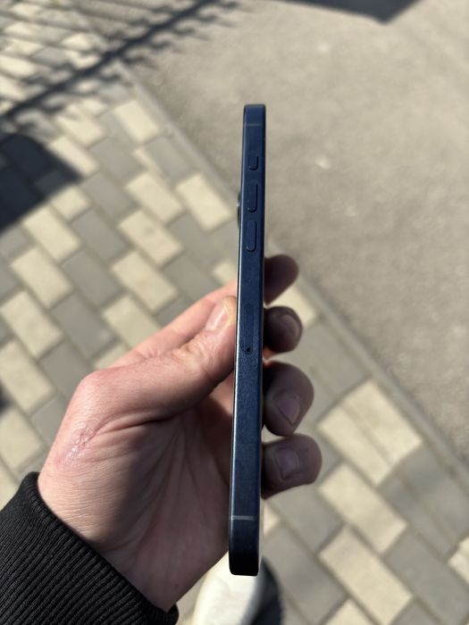 Iphone 15 Pro Max 86% baterie arata impecabil.