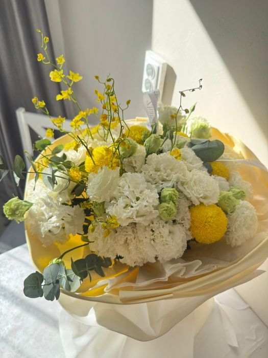 Букет свежих цветов