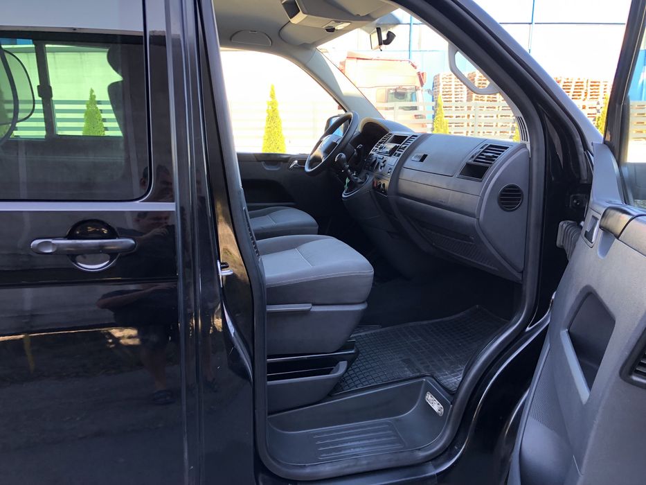 VW Transporter T5 Multivan an 2007 motor 1.9tdi 75 kw 102cp clima computer bord incalzire scaune senzori parcare cârlig remorcare cod motor BRS