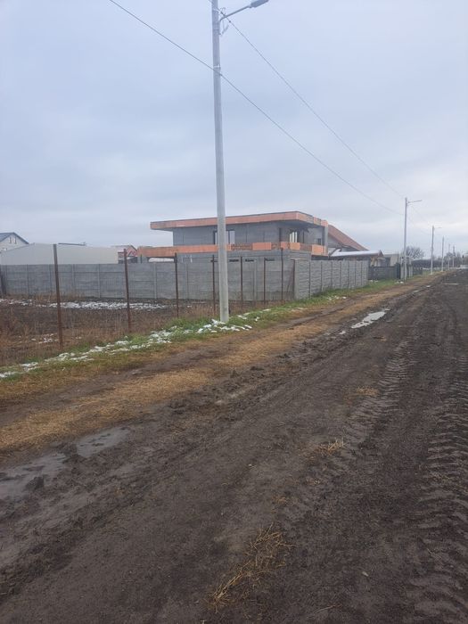 Vanzare teren intravilan