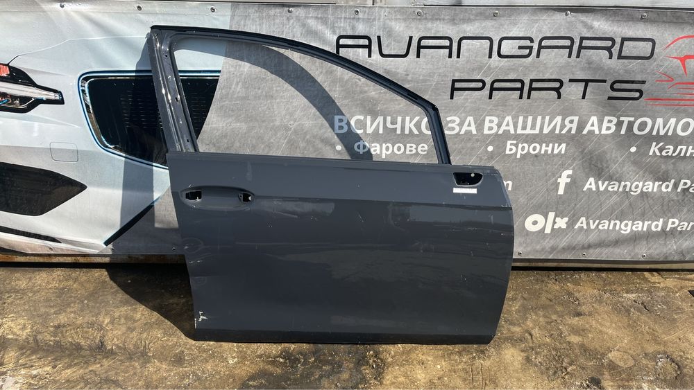 2 задна дясна, 3 предна дясна и 2 предна лява врата VW Golf 8 2019-