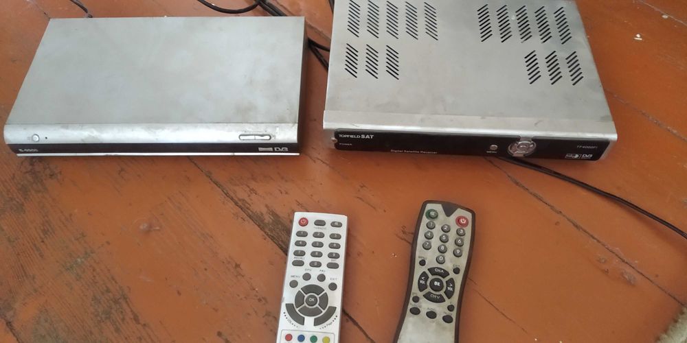 спутниковый ресивер 2 шт