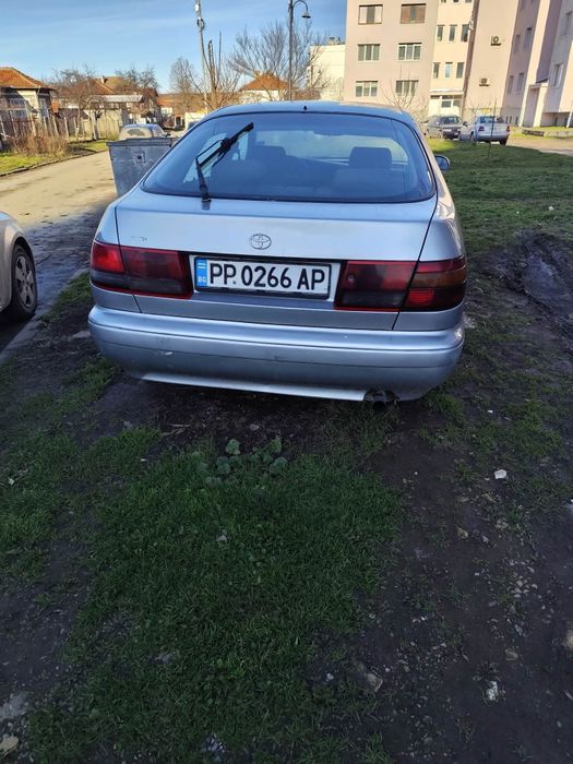 Тойота Карино с четири зимни + летни