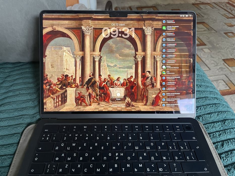 Продам MacBook Air M2 (2022)