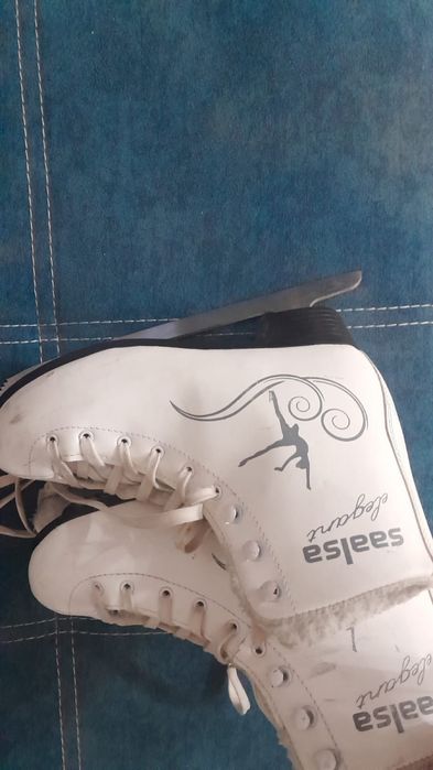 Продам коньки