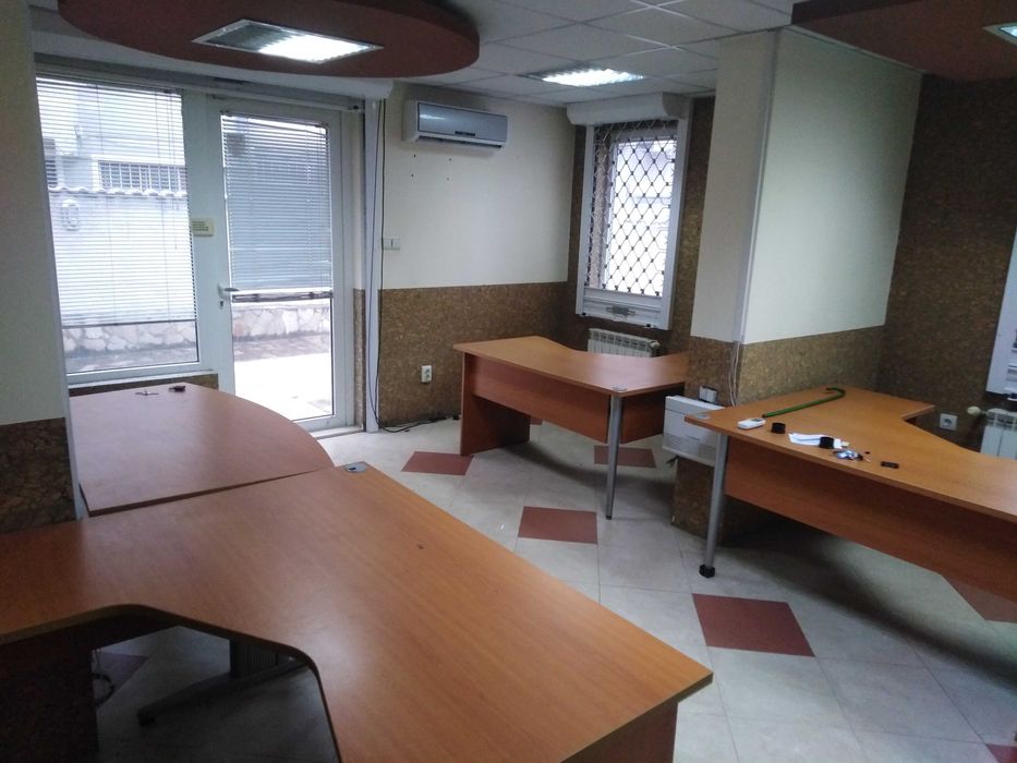 Продавам офис бюра