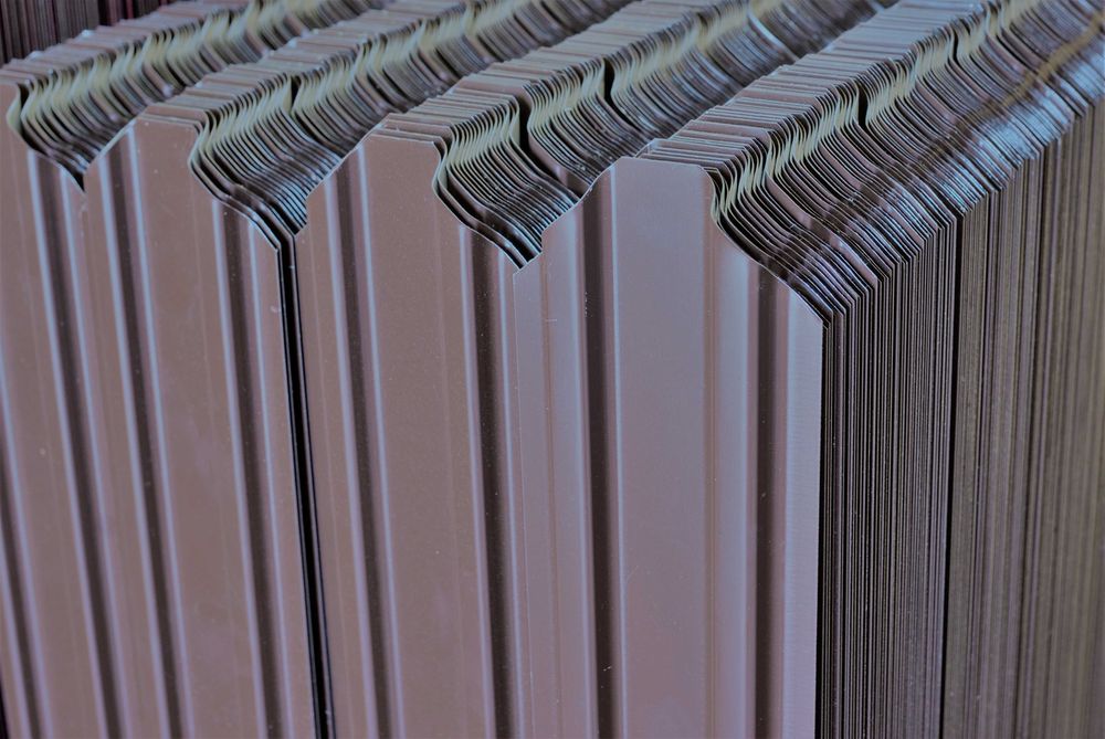 Tablă cutată maro lucios RAL8017 0.45*1100 util*1500