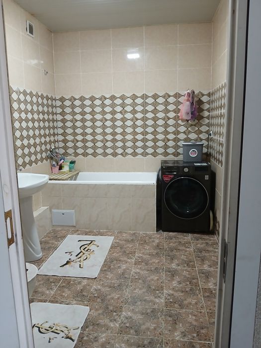 Zakanalda cerry avto salon oldida yangi dom sotiladi